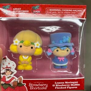 NWT Strawberry Shortcake flocked figure 2-Pack